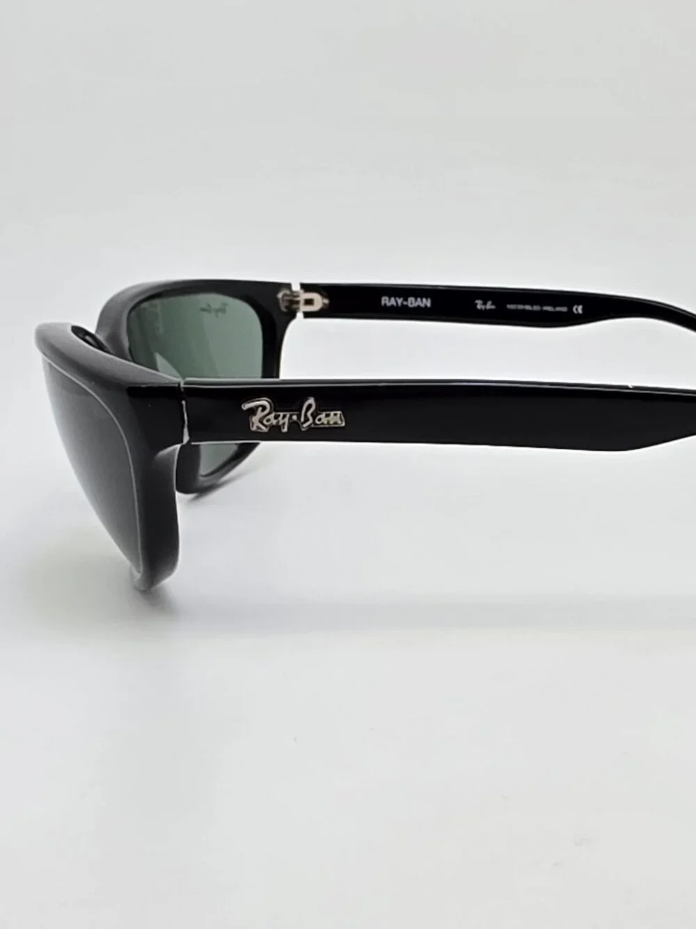 Ray-Ban B&L W3095 Gloss Black Frame G-15 Green Mineral Glass Lens Sunglasses